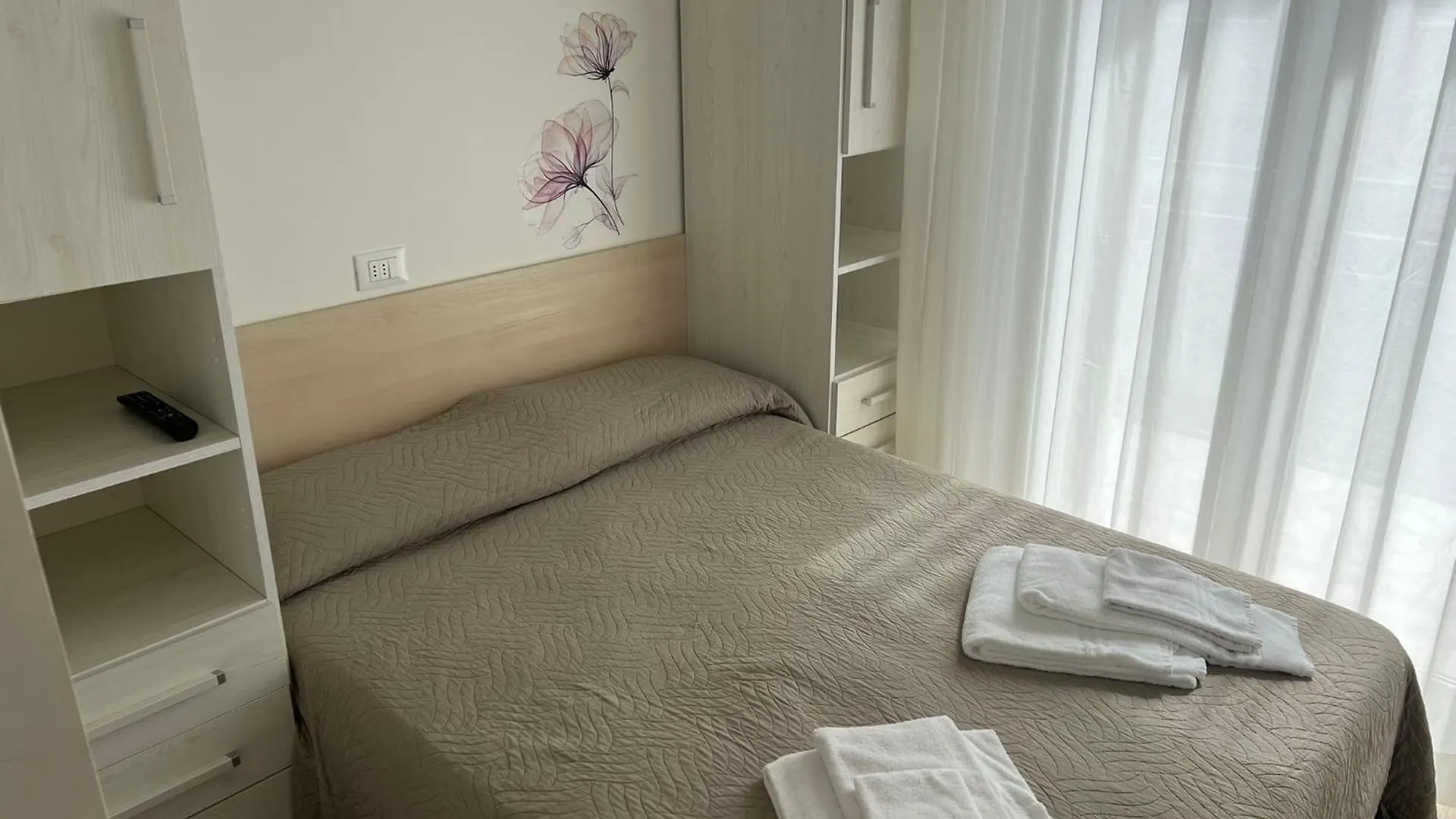 רימיני Hotel Anversa
